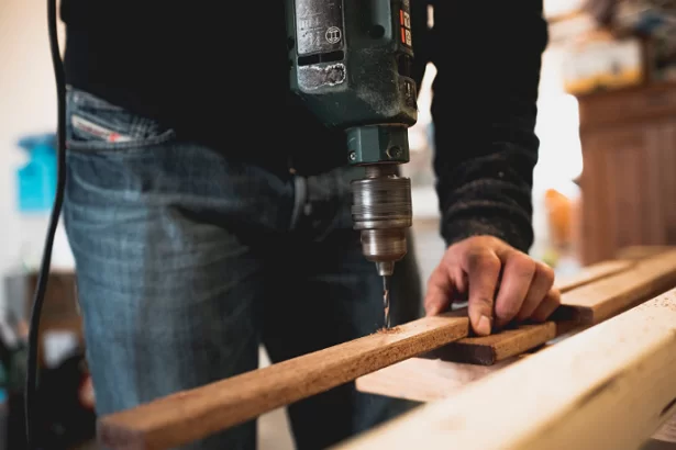 The Cost-Effectiveness of Hiring a Handyman Service for Carpentry